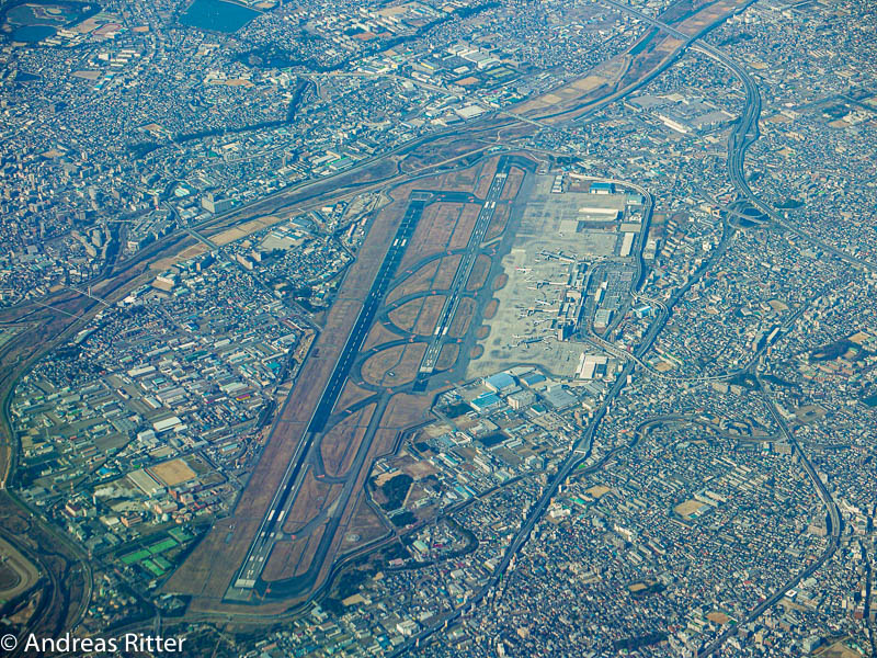 Luftbild des Stadtflughafens Osaka