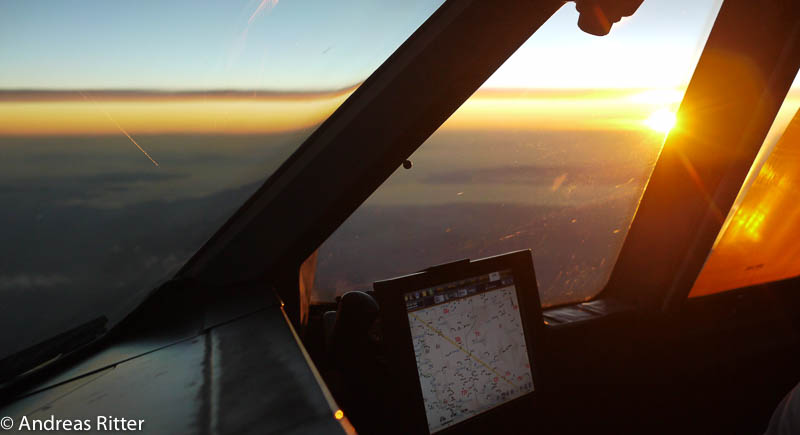 Cockpit mit EFB und Sonne